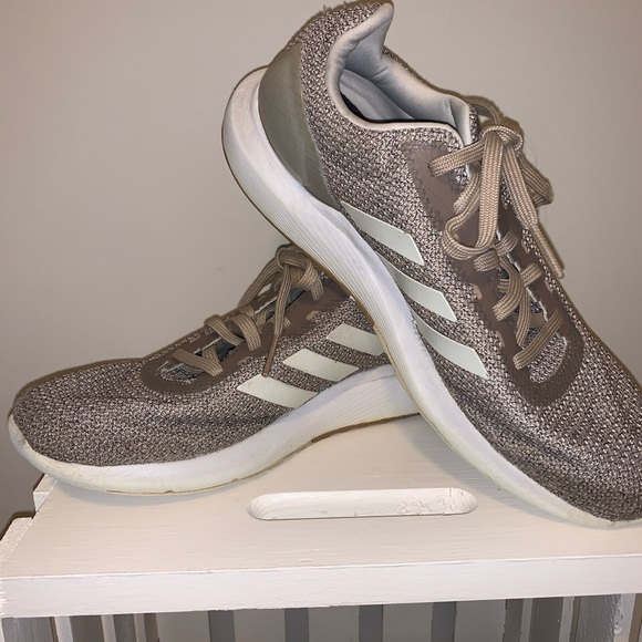 cloud 9 tennis shoes